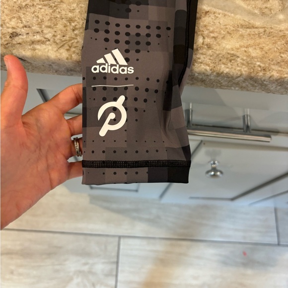 Adidas Peleton leggings like new! - Picture 3 of 4